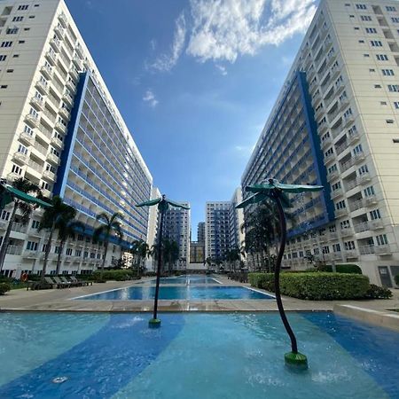Madison'S Place At Sea Moa Manila Exterior photo