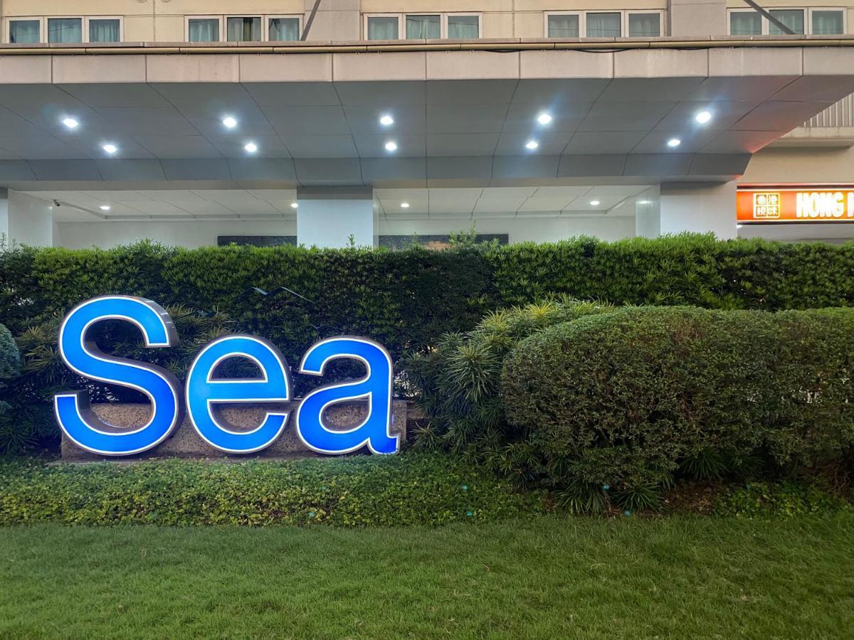 Madison'S Place At Sea Moa Manila Exterior photo