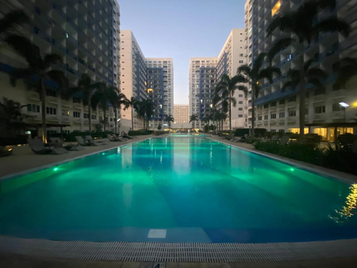Madison'S Place At Sea Moa Manila Exterior photo
