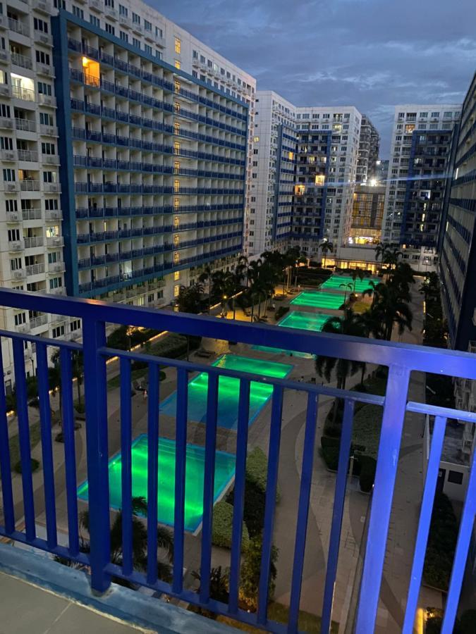 Madison'S Place At Sea Moa Manila Exterior photo