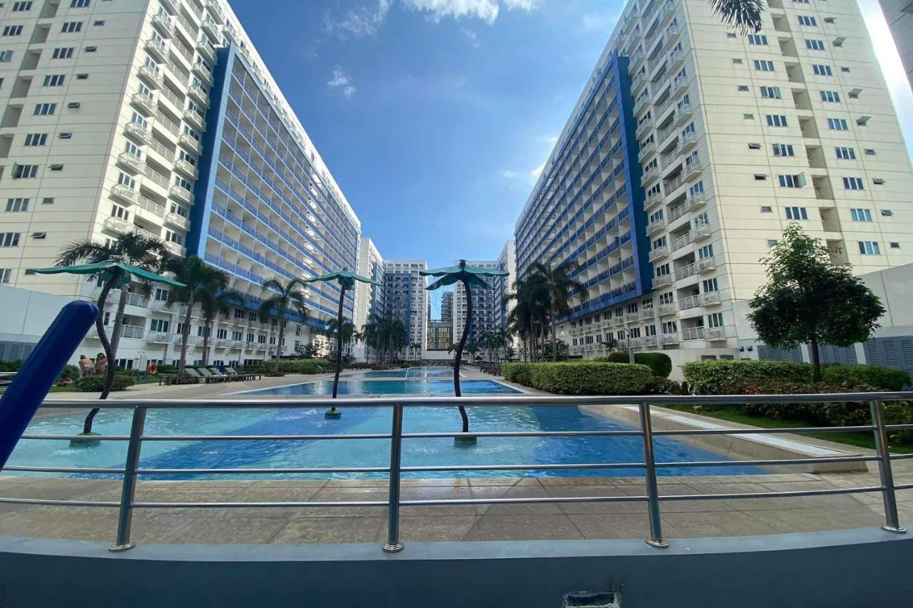 Madison'S Place At Sea Moa Manila Exterior photo