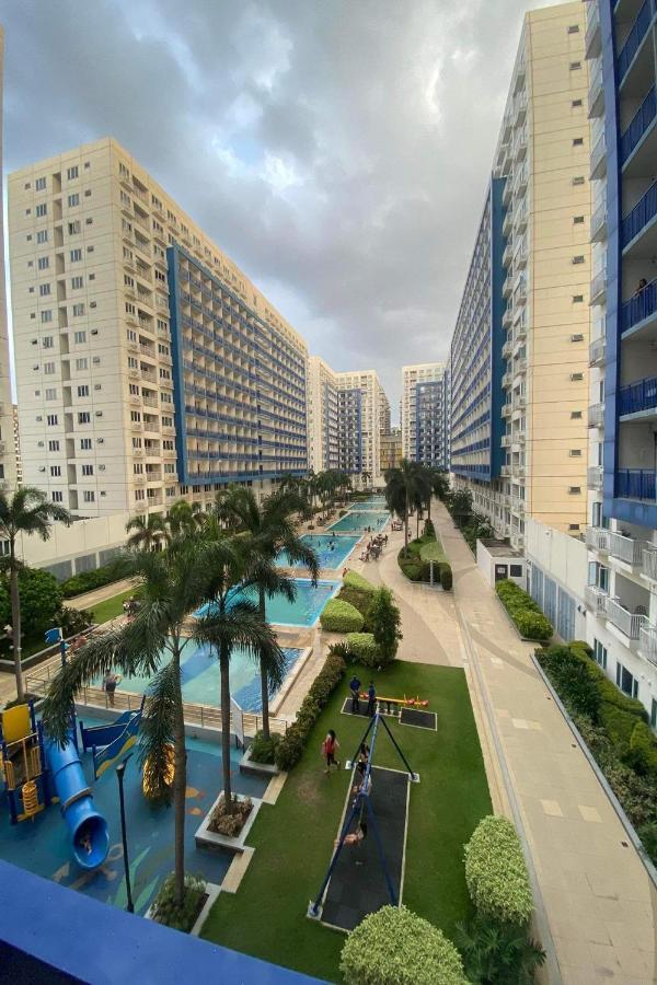 Madison'S Place At Sea Moa Manila Exterior photo